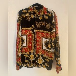 Royal print long sleeve shirt. Size small. Red, black, gold
